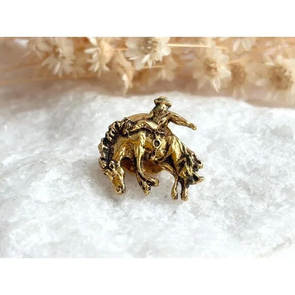 Bucking Bronco Cowboy / Jockey on Horse Vintage Costume Jewelry Brooch - Picture 2 of 8